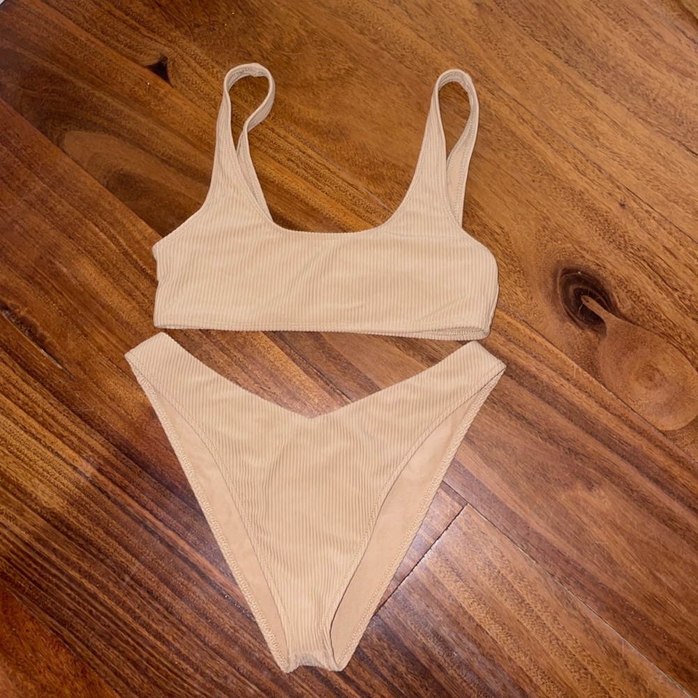 Frankie’s Bikinis Set